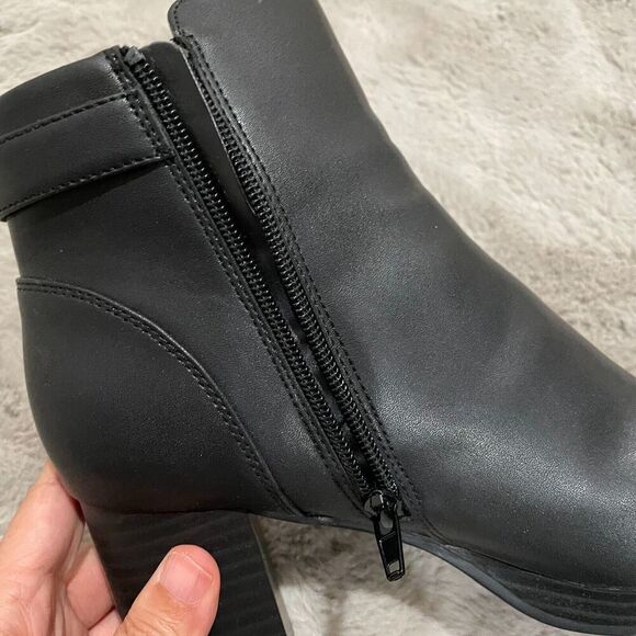 Giani Bernini Women Trumann Black Memory Foam Block Heel Dress Booties Size 8.5 - Picture 9 of 11